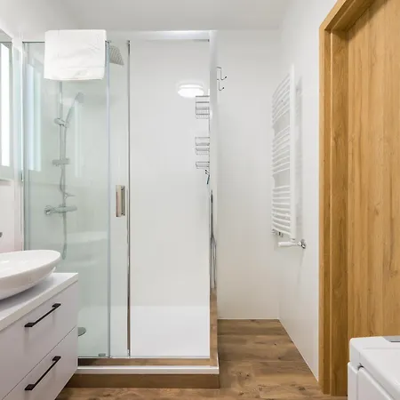 Ochota Harmony Apartment